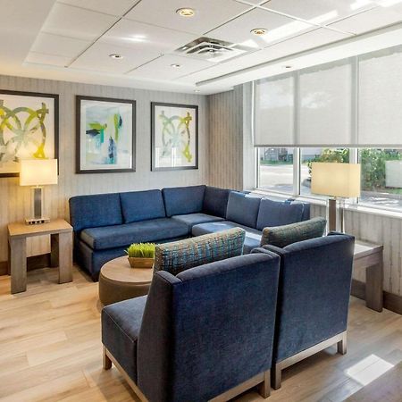 Comfort Suites Downtown ווינדזור מראה חיצוני תמונה