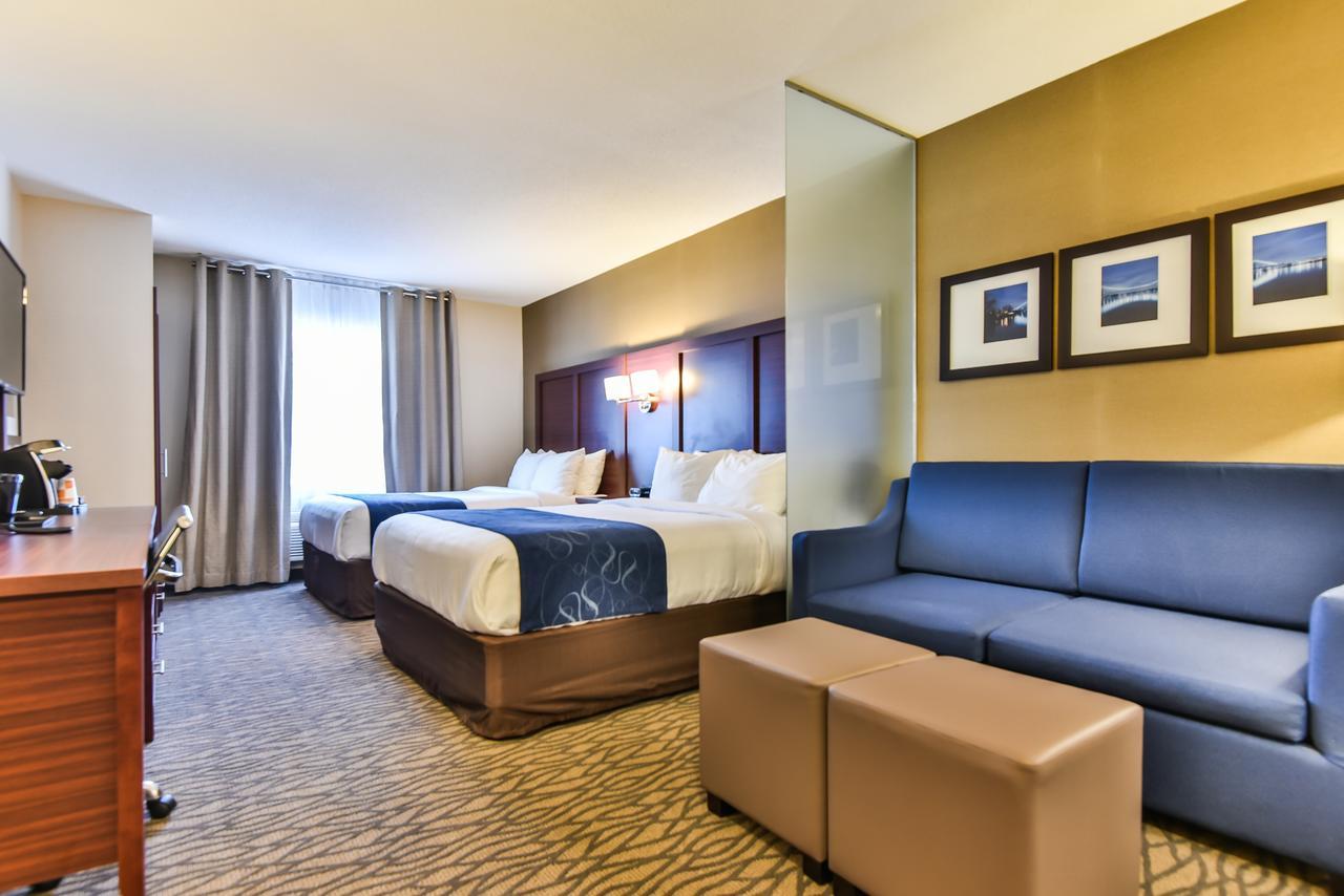 Comfort Suites Downtown ווינדזור מראה חיצוני תמונה
