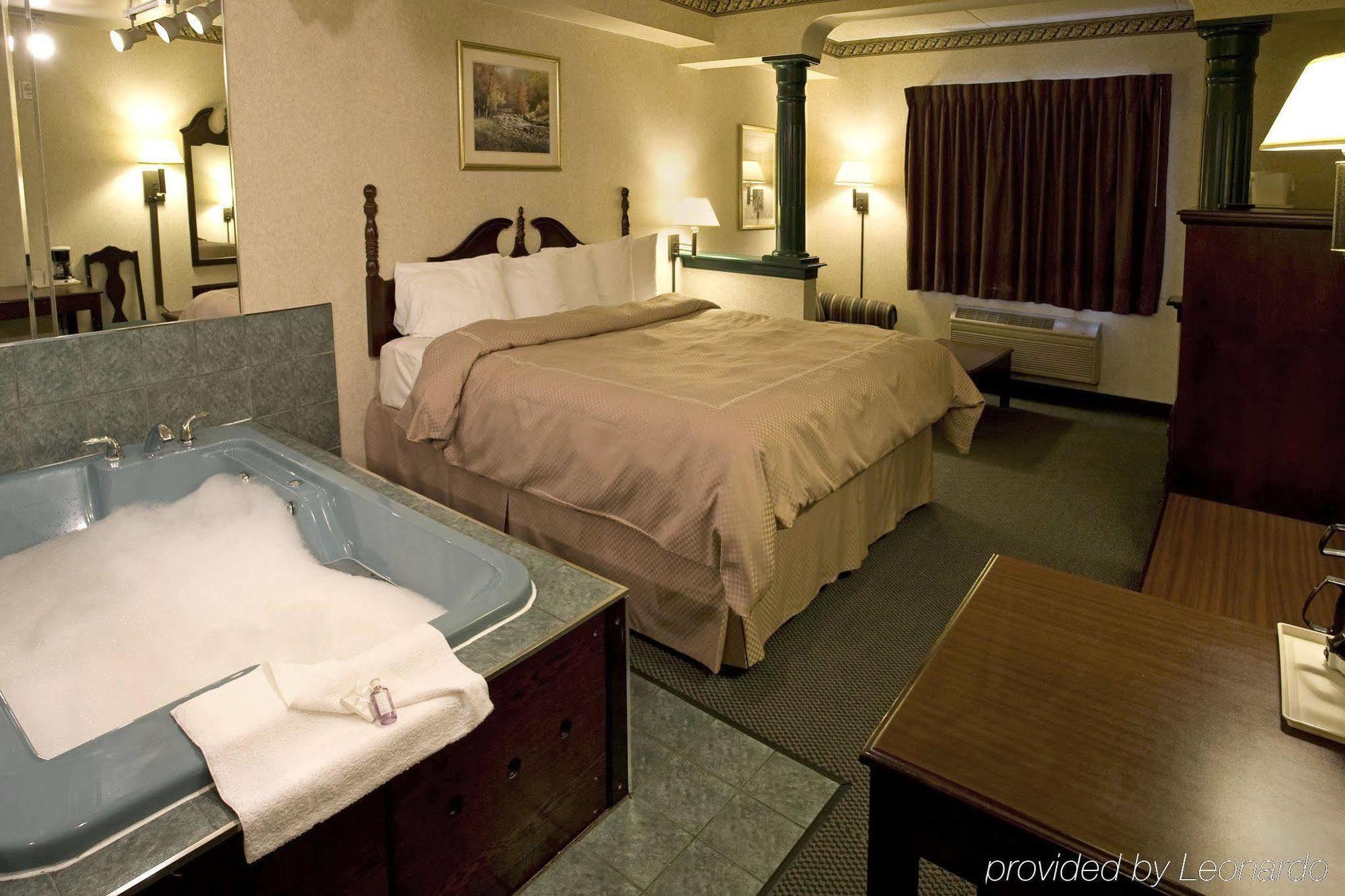 Comfort Suites Downtown ווינדזור מראה חיצוני תמונה