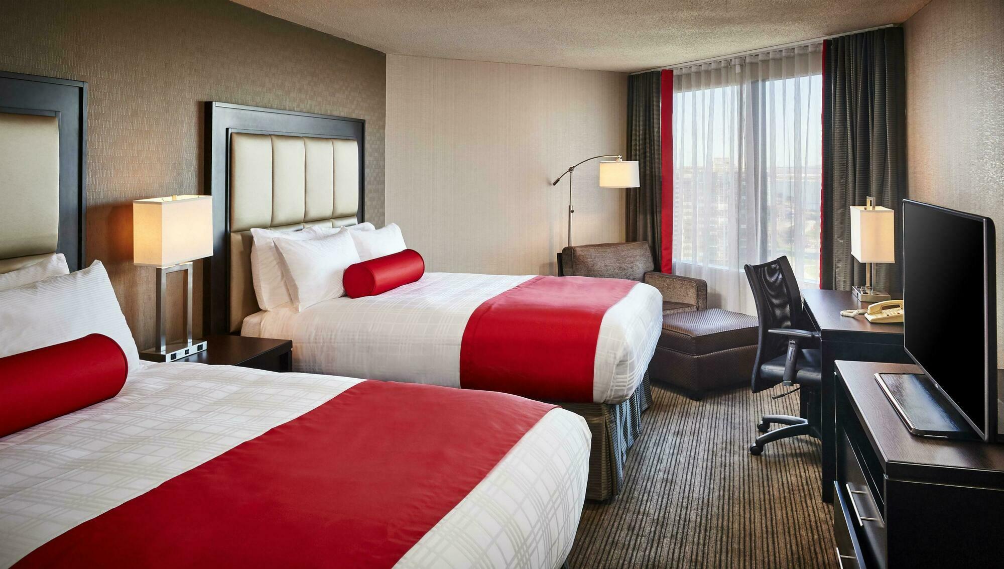 Comfort Suites Downtown ווינדזור מראה חיצוני תמונה