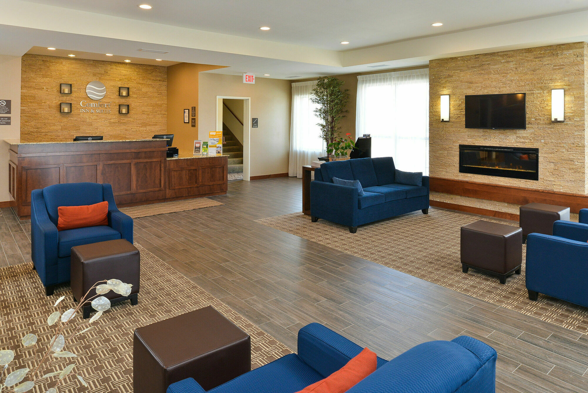 Comfort Suites Downtown ווינדזור מראה חיצוני תמונה