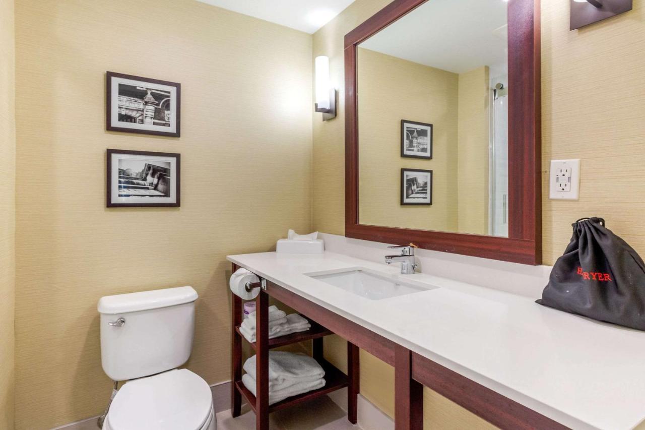 Comfort Suites Downtown ווינדזור מראה חיצוני תמונה
