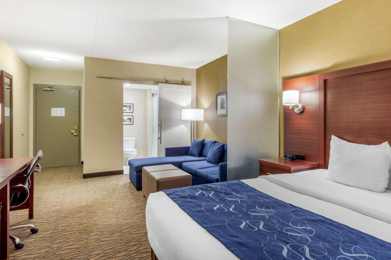Comfort Suites Downtown ווינדזור מראה חיצוני תמונה