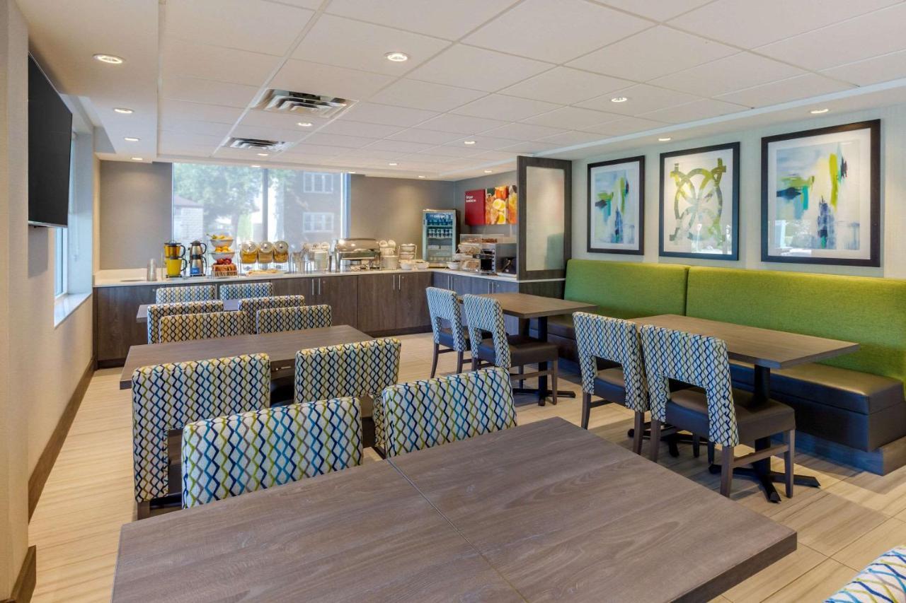 Comfort Suites Downtown ווינדזור מראה חיצוני תמונה