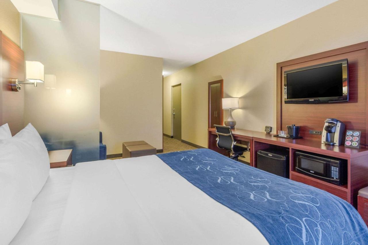 Comfort Suites Downtown ווינדזור מראה חיצוני תמונה