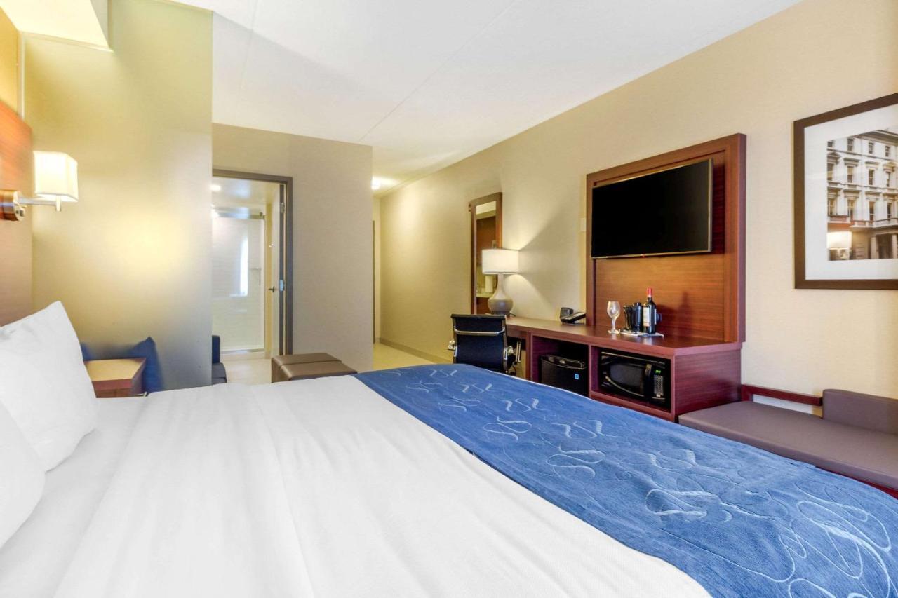 Comfort Suites Downtown ווינדזור מראה חיצוני תמונה