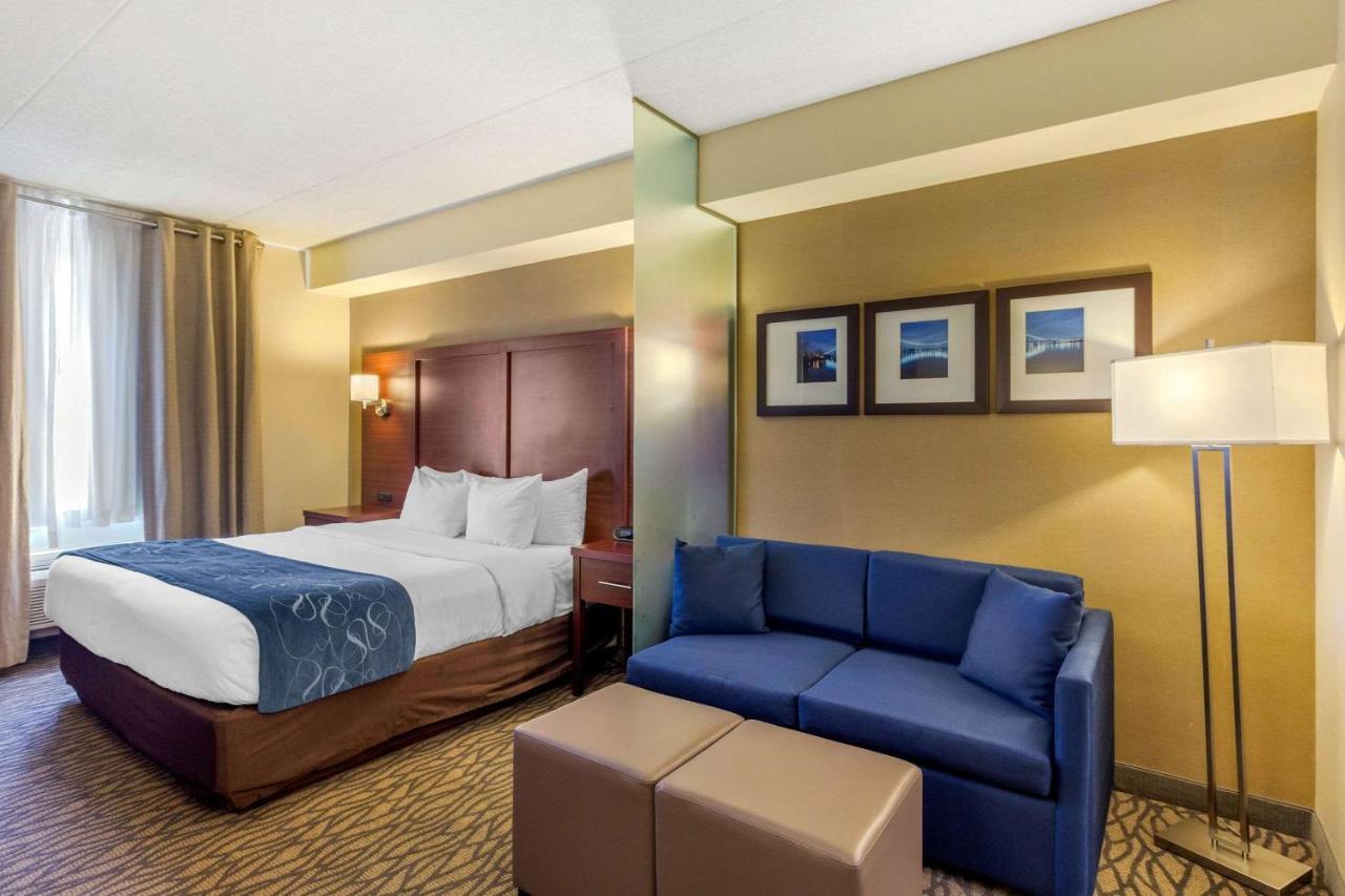 Comfort Suites Downtown ווינדזור מראה חיצוני תמונה
